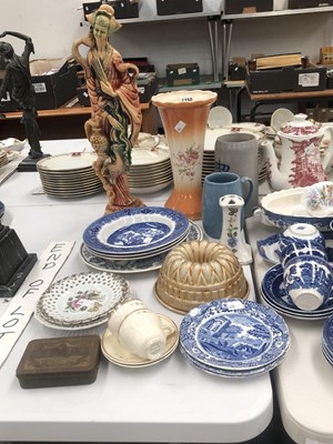 Lot 1150 - Drinking glass, blue and white tea wares, a...