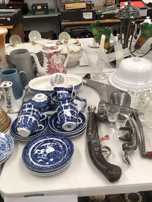 Lot 1150 - Drinking glass, blue and white tea wares, a...