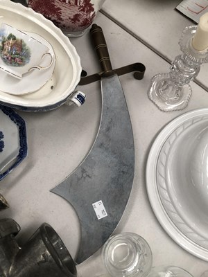 Lot 1150 - Drinking glass, blue and white tea wares, a...