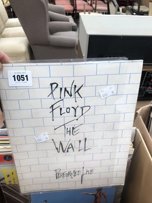 Lot 1051 - Pink Floyd - The Wall 1st tour programme &...