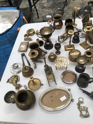 Lot 1194 - Electroplate to include an inkstand and an egg...