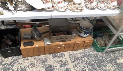 Lot 1195 - Cartridge and bullet loading equipment.