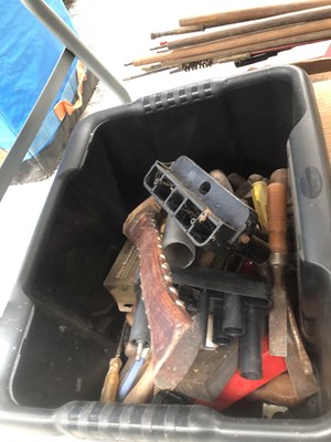 Lot 1195 - Cartridge and bullet loading equipment.