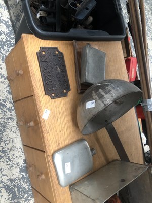 Lot 1195 - Cartridge and bullet loading equipment.