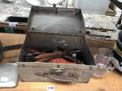 Lot 1195 - Cartridge and bullet loading equipment.