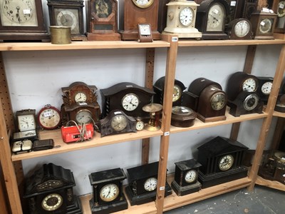 Lot 1197 - Eighteen various mantle and other clocks