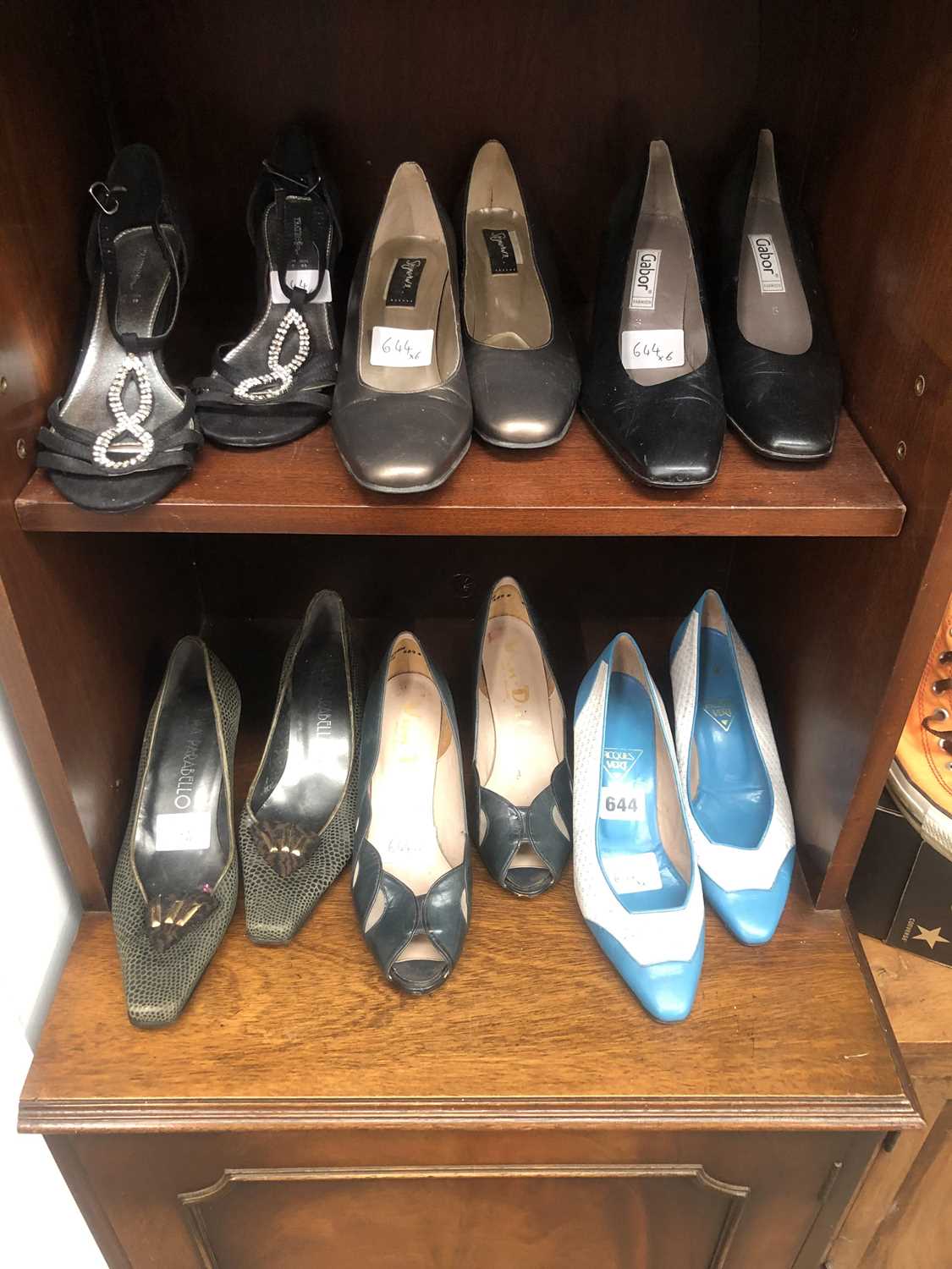 Lot 644 - Ladies Shoes. Six pairs of heels. Teatro,...