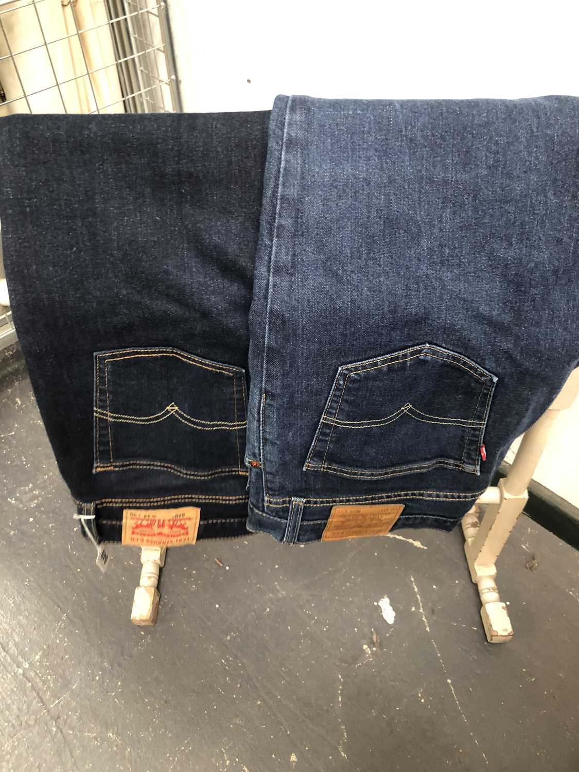 Lot 649 - Two pairs of Levi jeans Size 34 leg 30
