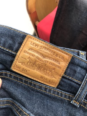 Lot 649 - Two pairs of Levi jeans Size 34 leg 30