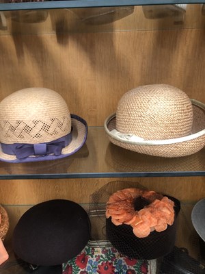 Lot 662 - Ladies hats and bags. A collection of vintage...