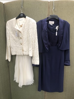 Lot 685 - Ladies clothing. Vintage Frank Usher cream...