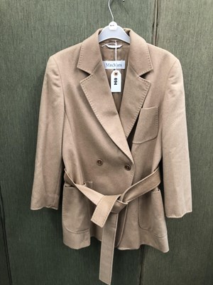 Lot 694 - Ladies clothing. Vintage Max Mara. A 100%...