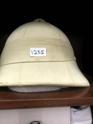 Lot 1235 - A pith helmet