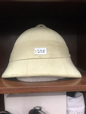 Lot 1235 - A pith helmet