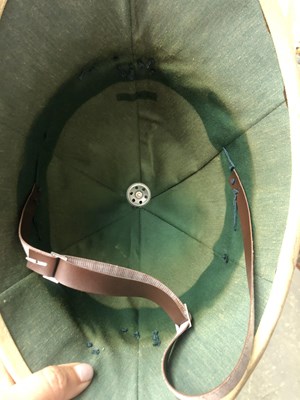 Lot 1235 - A pith helmet