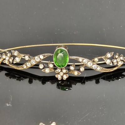 Lot 530 - An antique Art Nouveau stone set hair slide...