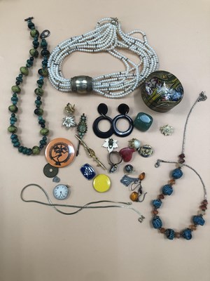 Lot 540 - A gemset beaded necklace, various silver rings,...