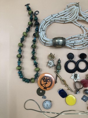 Lot 540 - A gemset beaded necklace, various silver rings,...