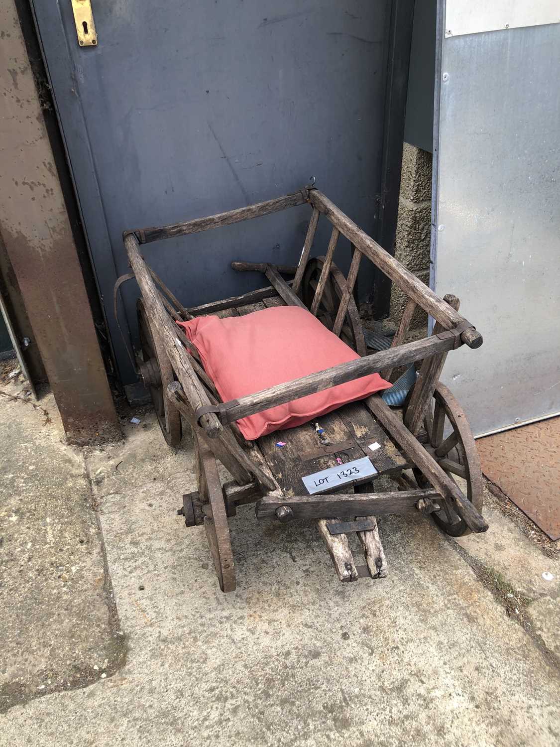 Lot 1323 - A dog cart.