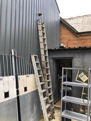 Lot 1341A - A large extendable ladder and another (2)