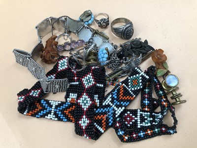Lot 591 - Vintage jewellery- a Native American beaded...
