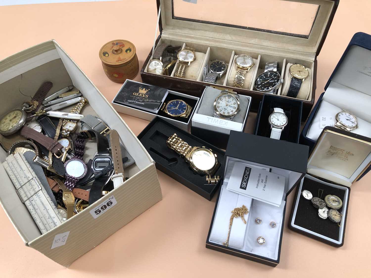 Lot 596 - Wrist watches and pocket watches, including...