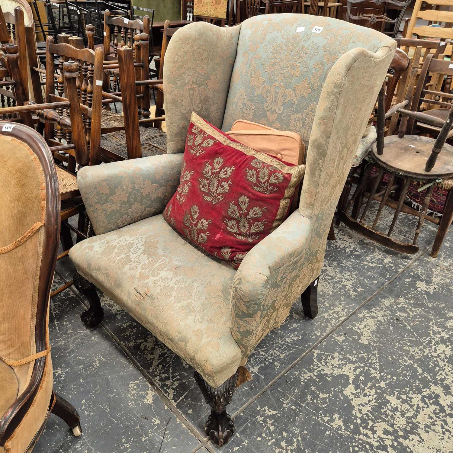 Lot 125 - A good quality antique Georgian style wing...