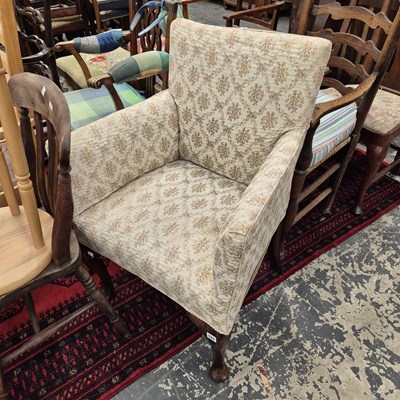 Lot 127 - An Edwardian armchair.