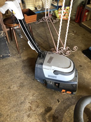 Lot 1365 - A nilfish SC250 floor cleaner
