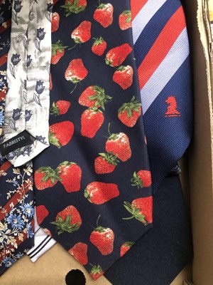 Lot 651 - A quantity of ties to include London tie rack,...