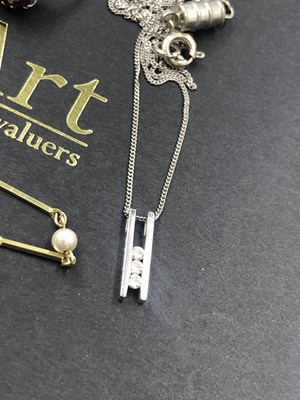 Lot 569 - 9ct gold hallmarked jewellery to include a...