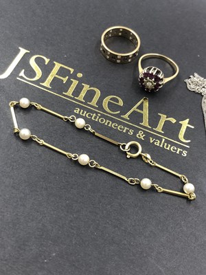 Lot 569 - 9ct gold hallmarked jewellery to include a...