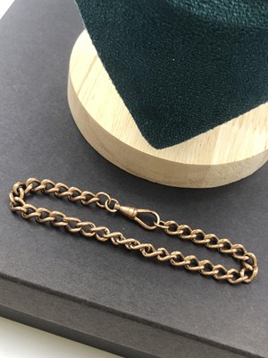 Lot 613 - 9ct rose gold hallmarked curb chain with t-bar...