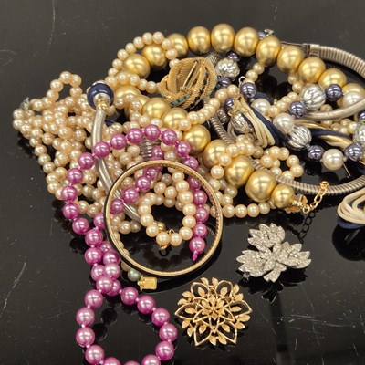 Lot 635 - A collection of silver and costume jewellery,...