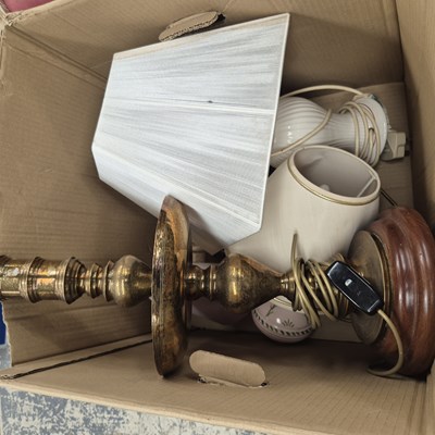 Lot 160 - Various table lamps.