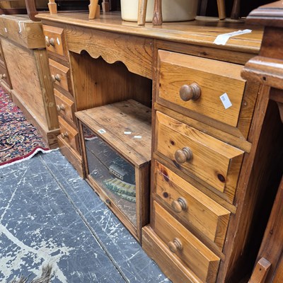 Lot 231 - A pine dressing table