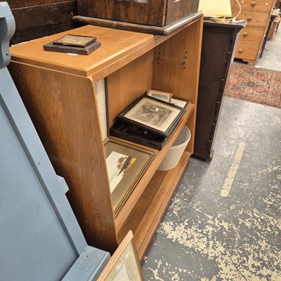 Lot 282 - An oak open bookcase.