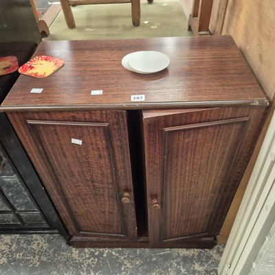 Lot 287 - A small side cabinet.