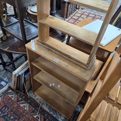 Lot 291 - Two small open bookshelves.