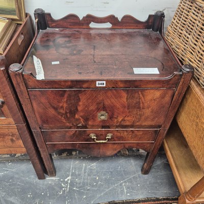 Lot 348 - A Georgian night stand