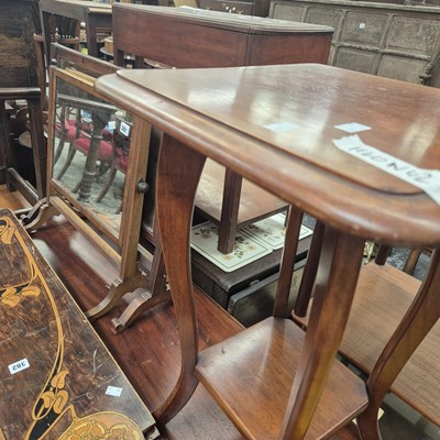Lot 381 - An occasional table and two swing mirrors