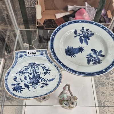 Lot 1263 - A pair of 18th century Chinese blue and white...