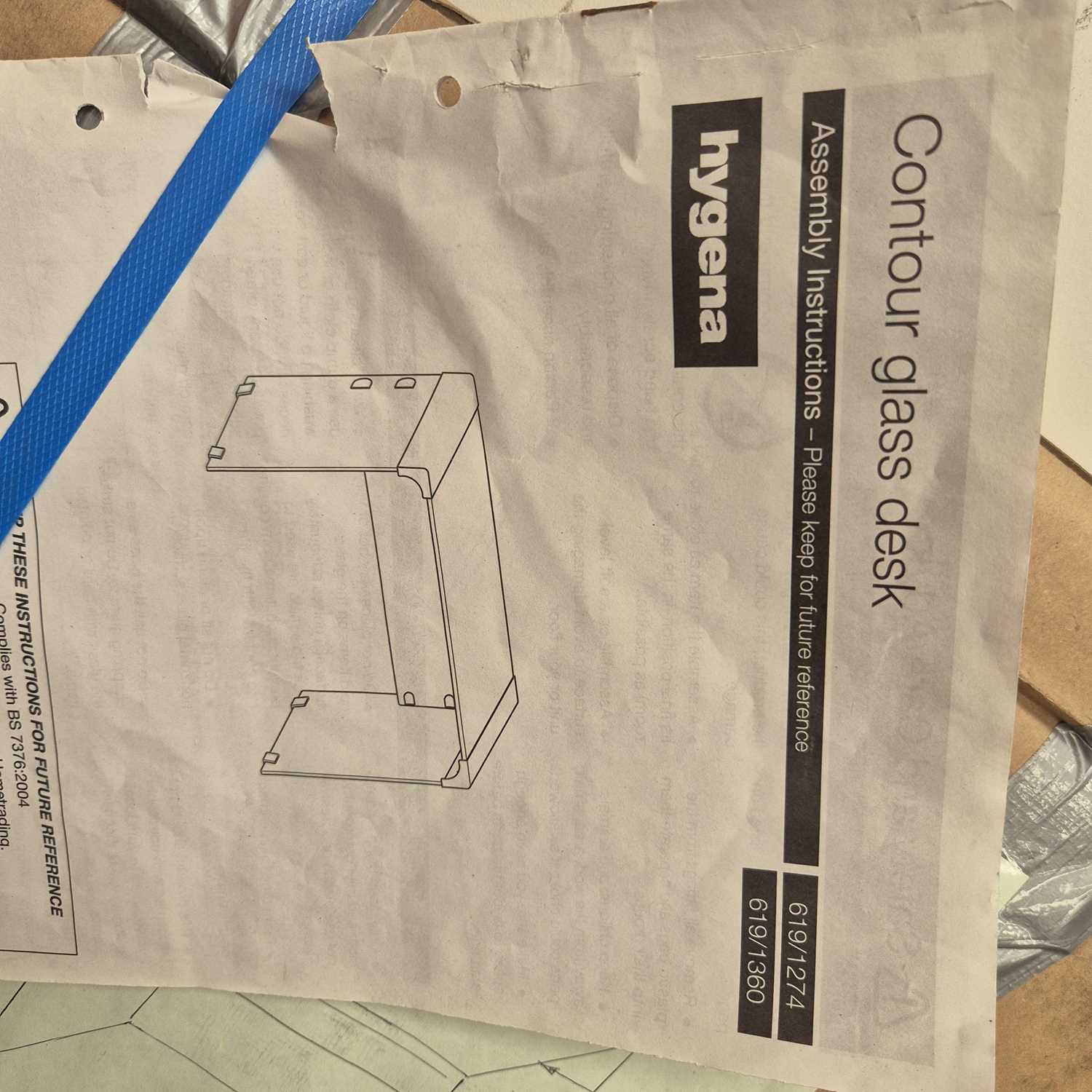 Lot 448 - A "contour" glass desk by Hygena