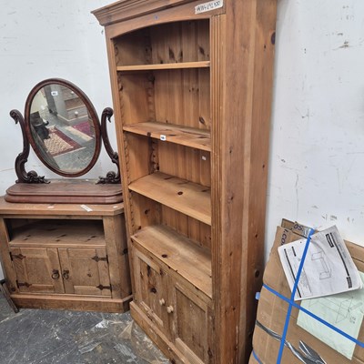 Lot 449 - A large pine bookcase 92 x 30 x 184 cm high