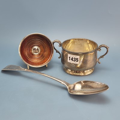 Lot 1435 - An Irish silver two handled bowl, Dublin 1974,...