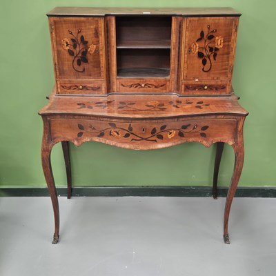 Lot 172 - A late 18th century Georgian inlaid Bonheur de...