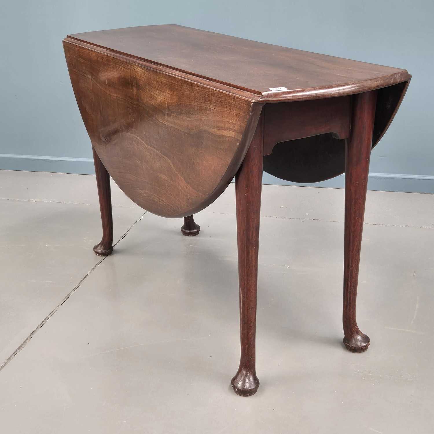 Lot 93 - A Cuban mahogany Georgian small drop leaf...