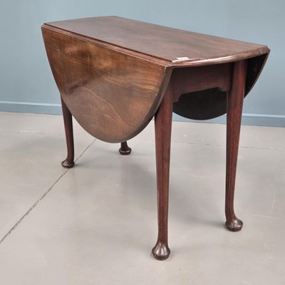 Lot 93 - A Cuban mahognay Georgian small drop leaf...