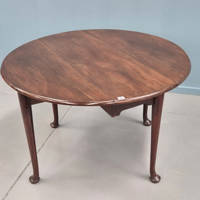 Lot 93 - A Cuban mahogany Georgian small drop leaf...