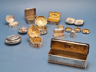 Lot 778 - Seven silver small boxes, 155Gms, two others...